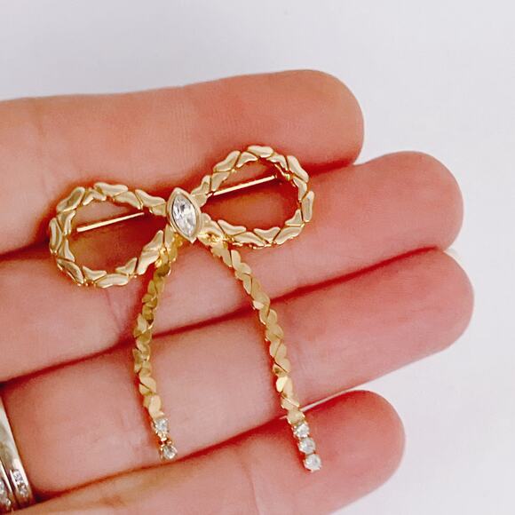 Vintage Signed Avon Clear Marquise Rhinestone Bow Brooch Gold Tone Ribbon Pin - Picture 3 of 8